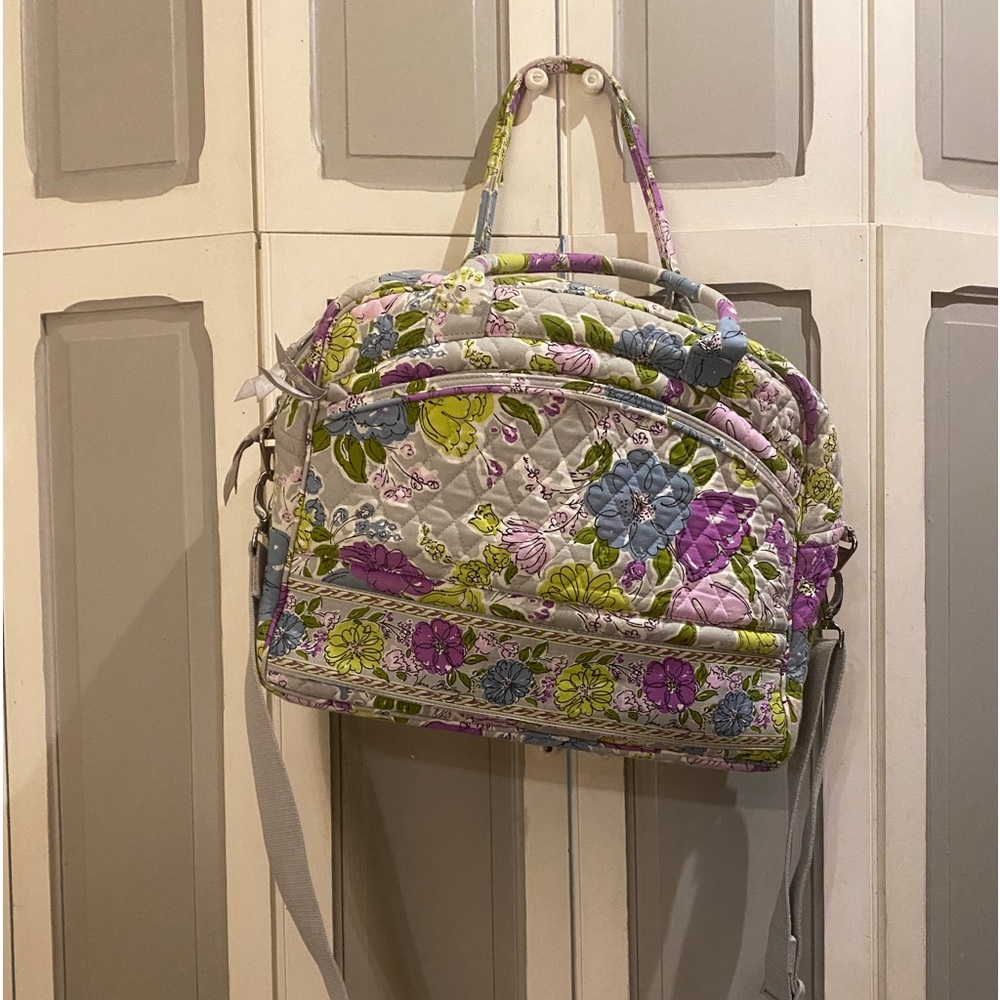Vera Bradley”Watercolors” Pattern Everyday Tote!